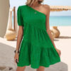 03cdbae0-9b7a-452b-88e0-0b0785344404.jpg Elegante y sofisticado vestido de mujer de talla grande con hombros descubiertos y color liso.